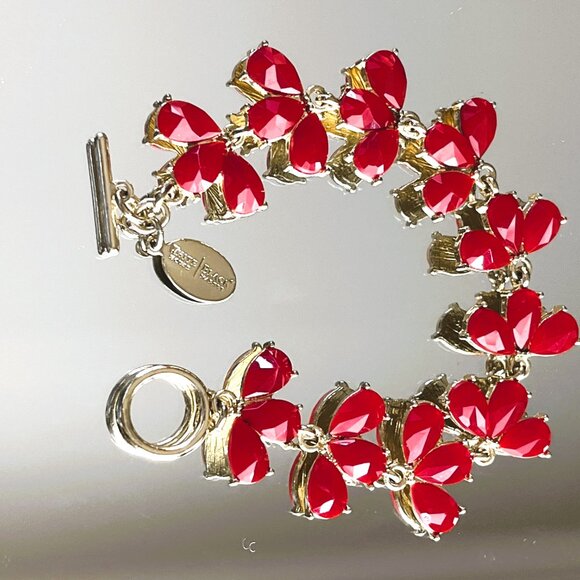 White House Black Market Flame Floral Toggle Bracelet NWOT - Picture 3 of 3